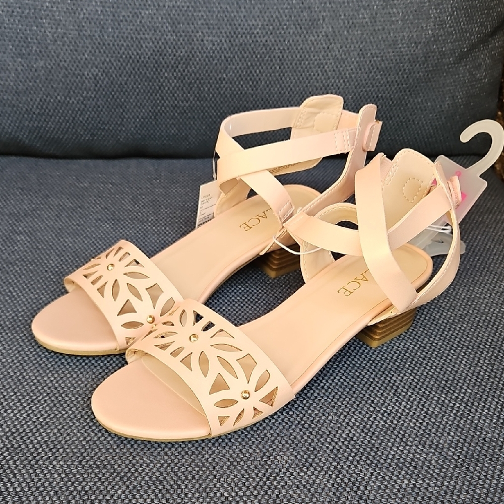 Children's Place Cutout Pink Sandals - Picture 3 of 11